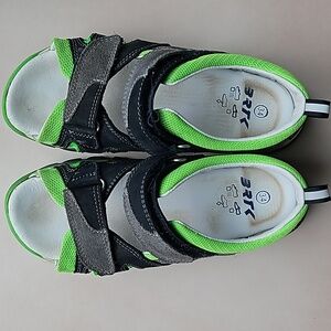 Bartek Boys sandals sz 34